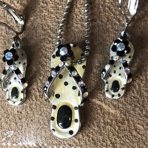 Cookie Lee Flip Flop Necklace and Earring Set